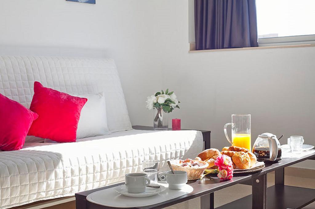 Charmsuites Paralel Барселона Экстерьер фото
